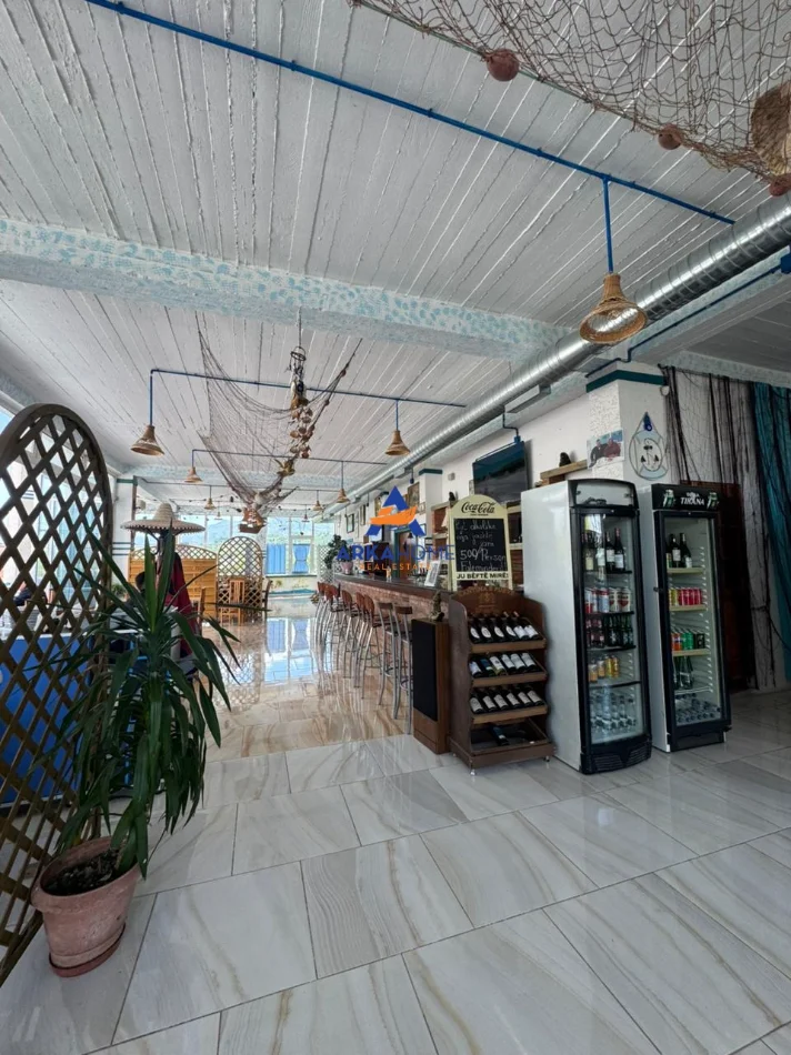 Tirane, jepet me qera ambjent biznesi Kati 1, 1.400 m² 12.000 € 