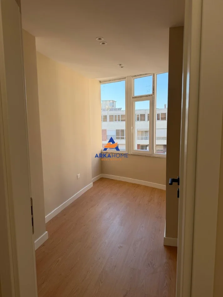 Tirane, shitet apartament 2+1+Ballkon Kati 11, 79 m² 190.000 € 