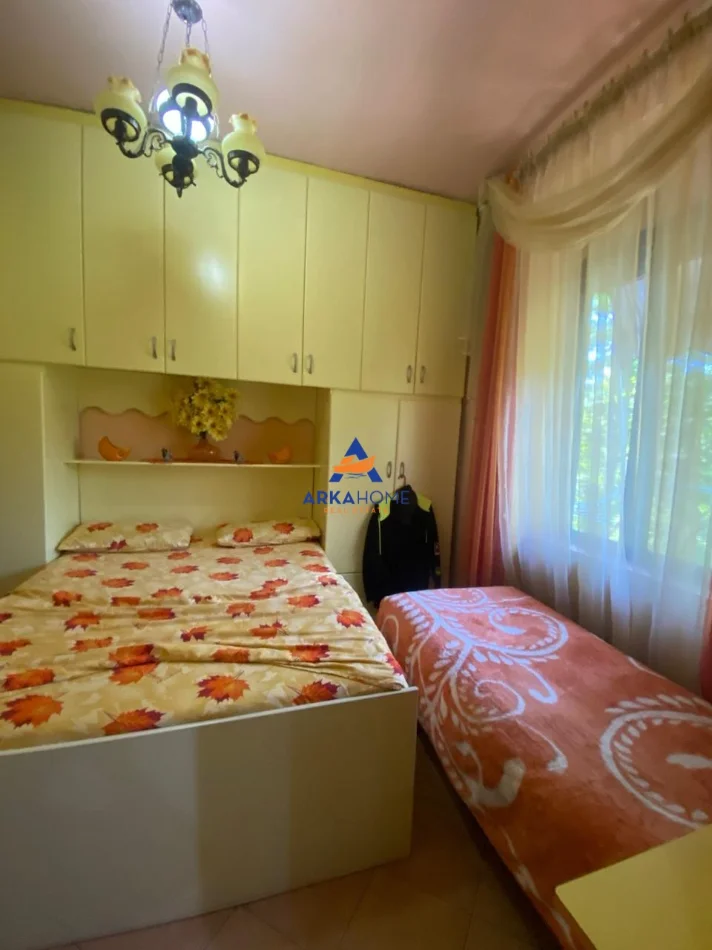 Tirane, jepet me qera apartament 1+1+Ballkon Kati 4, 60 m² 525 € 
