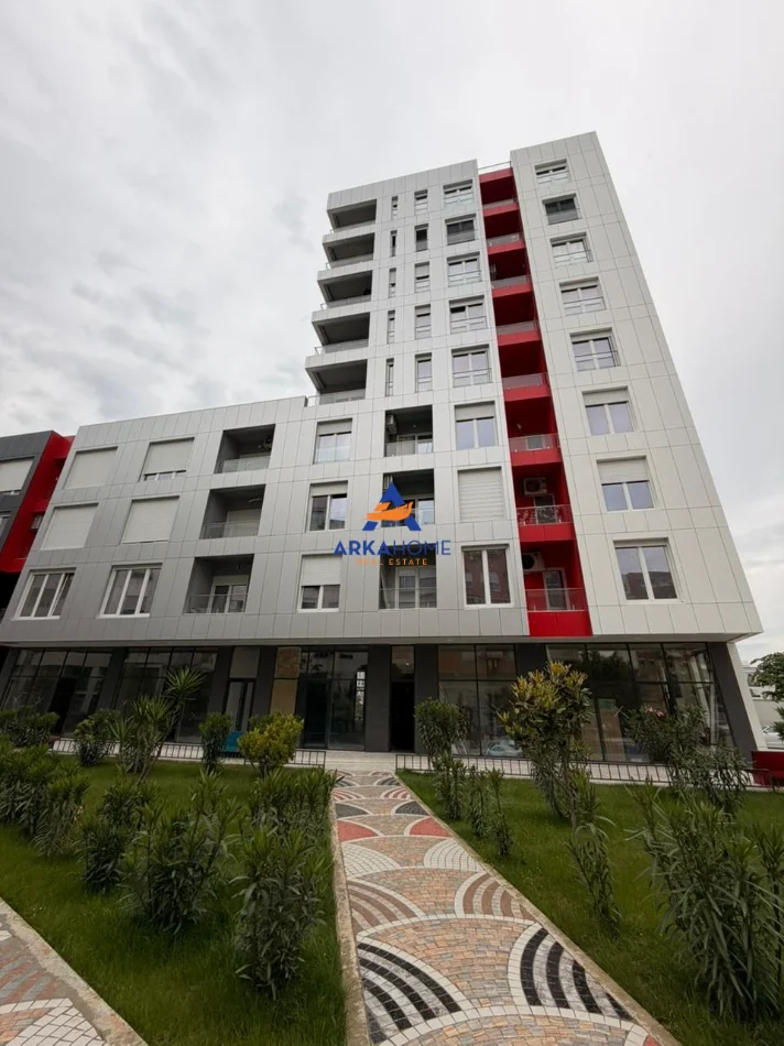 Tirane, jepet me qera apartament 1+1+Ballkon Kati 8, 683 m² 683 € 