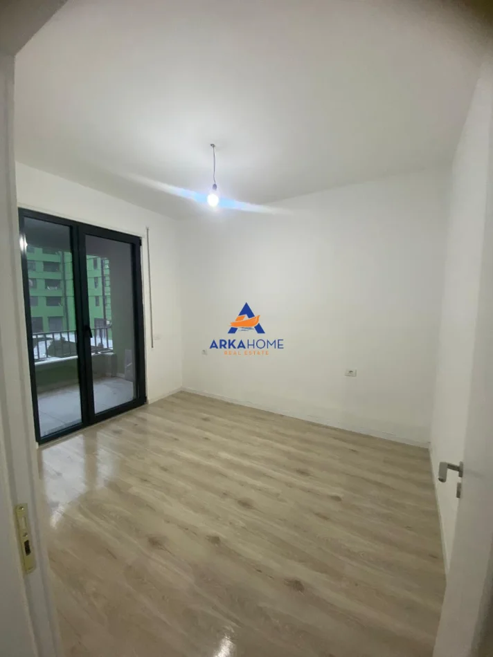 Tirane, jepet me qera apartament 1+1+Ballkon Kati 1, 65 m² 550 € 