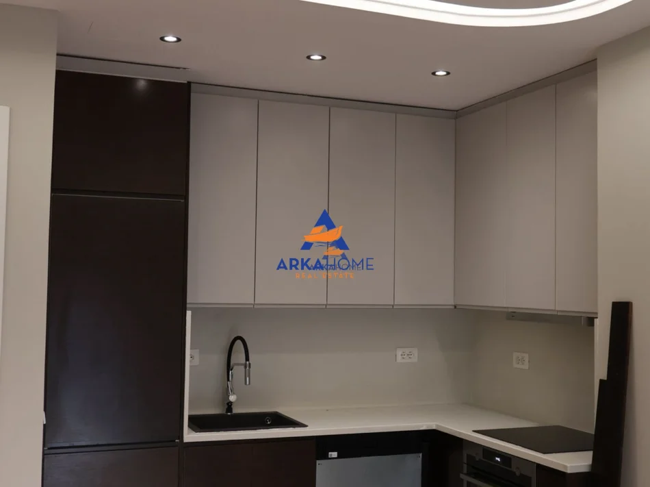 Tirane, shitet apartament 2+1+Ballkon Kati 2, 118 m² 296.250 € 