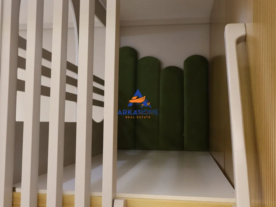 Tirane, shitet apartament 2+1+Ballkon Kati 2, 118 m² 296.250 € 