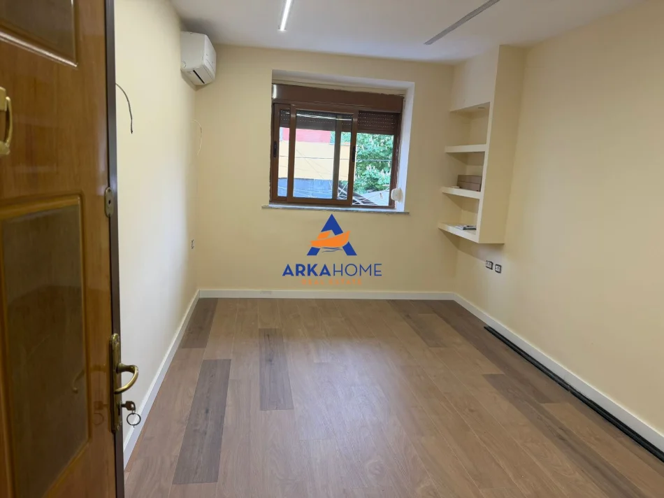 Tirane, shitet apartament 1+1 Kati 1, 27 m² 78.000 € 