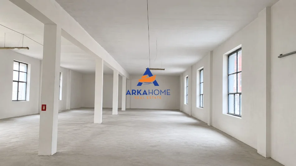 Tirane, jepet me qera magazine Kati 1, 540 m² 2.400 € (Tirana, Tirana Municipality, Tirana County, Central Albania, 1001-1028, Albania)