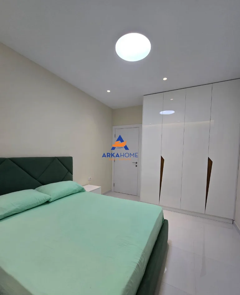 Tirane, jepet me qera apartament 1+1+Ballkon Kati 5, 60 m² 420 € 