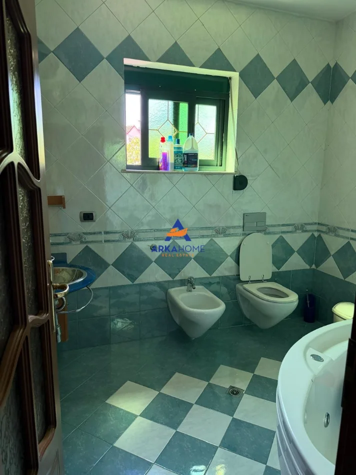 Tirane, jepet me qera apartament 2+1 Kati 3, 100 m² 800 € (qytetti studenti)