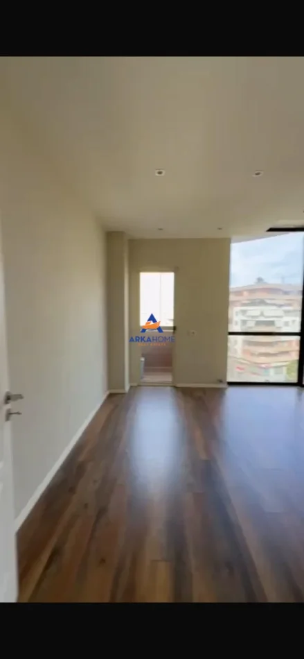 Tirane, jepet me qera apartament 2+1+Ballkon Kati 5, 100 m² 630 € 
