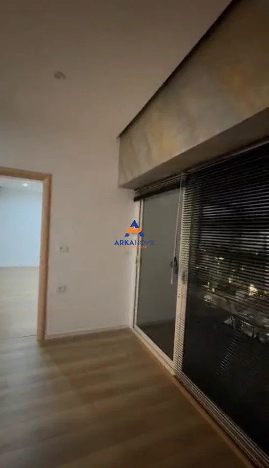Tirane, jepet me qera ambjent biznesi Kati 3, 80 m² 1.000 € 