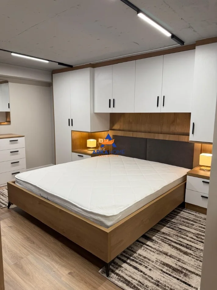 Tirane, jepet me qera apartament 1+1+Ballkon Kati 1, 60 m² 630 € 