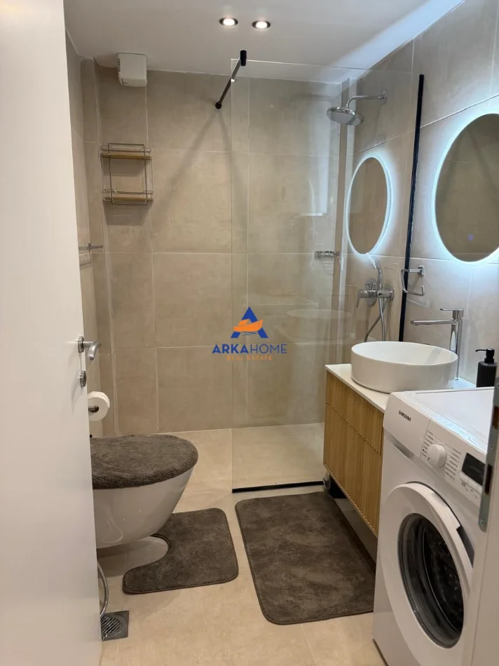 Tirane, jepet me qera apartament 1+1+Ballkon Kati 1, 60 m² 630 € 