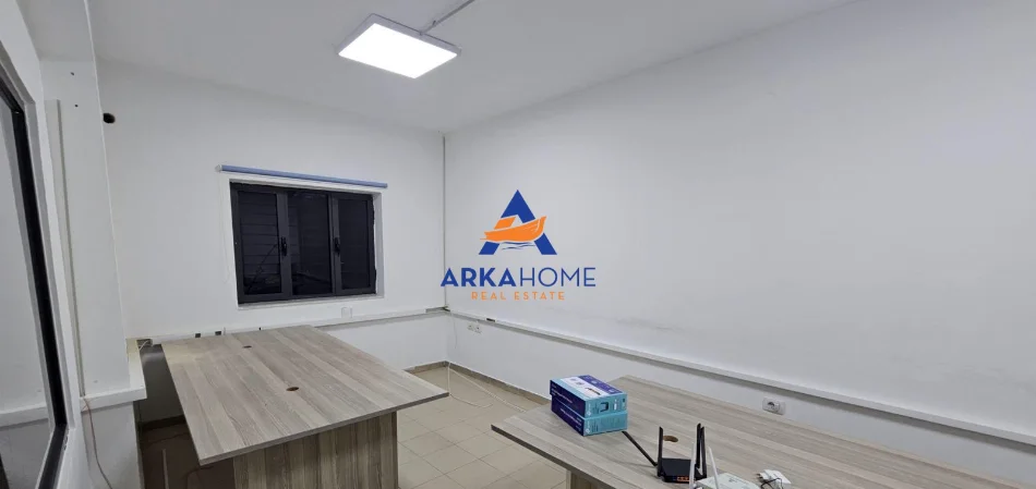 Tirane, jepet me qera zyre Kati 1, 140 m² 787 € 
