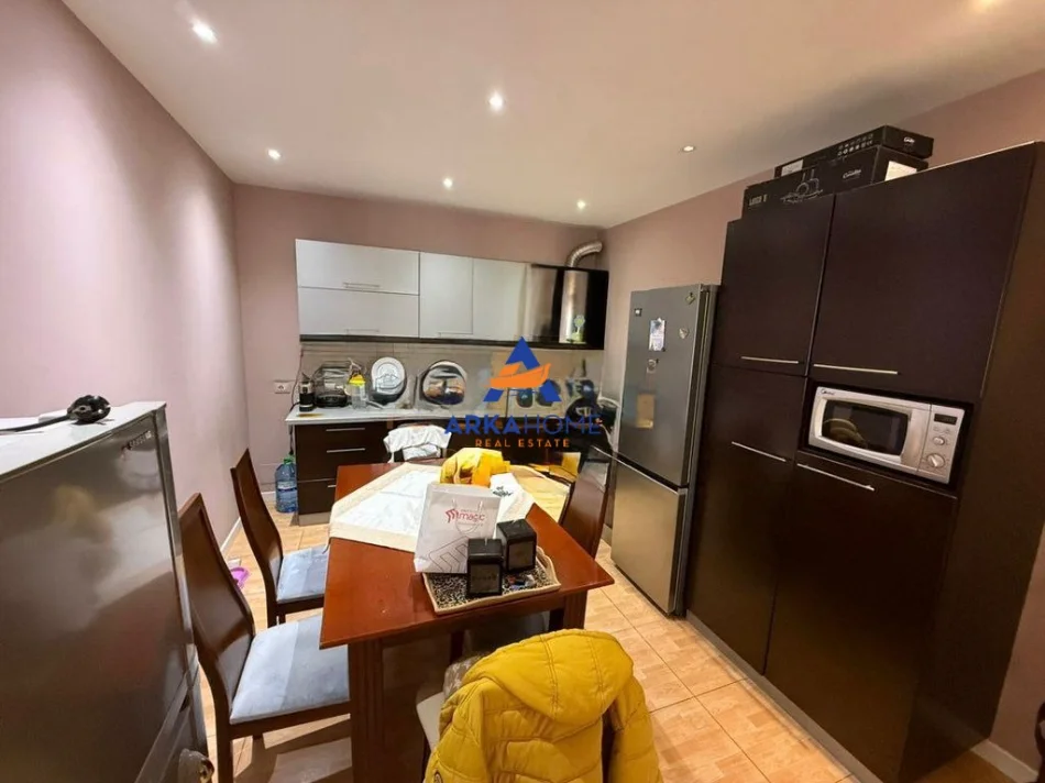 Tirane, shitet apartament 2+1+Ballkon Kati 4, 105 m² 230.000 € 