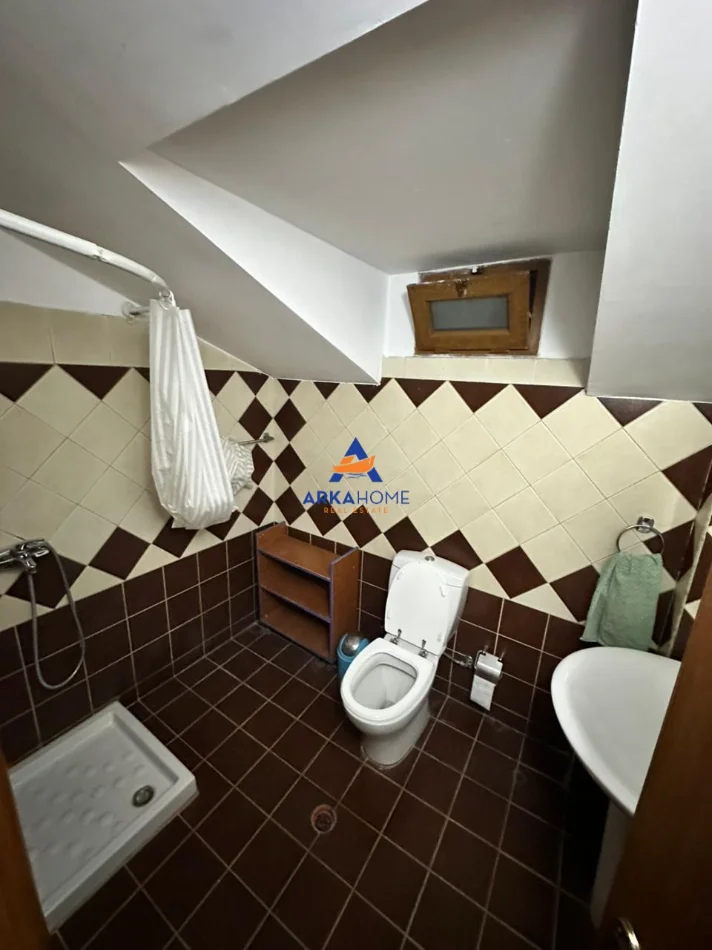 Tirane, jepet me qera apartament 2+1+Ballkon Kati 3, 80 m² 450 € 