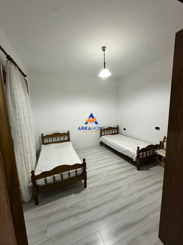 Tirane, jepet me qera apartament 1+1 Kati 1, 40 m² 368 € 