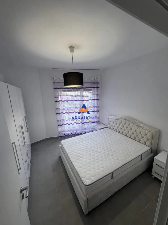 Tirane, jepet me qera apartament 2+1 Kati 3, 80 m² 841 € 