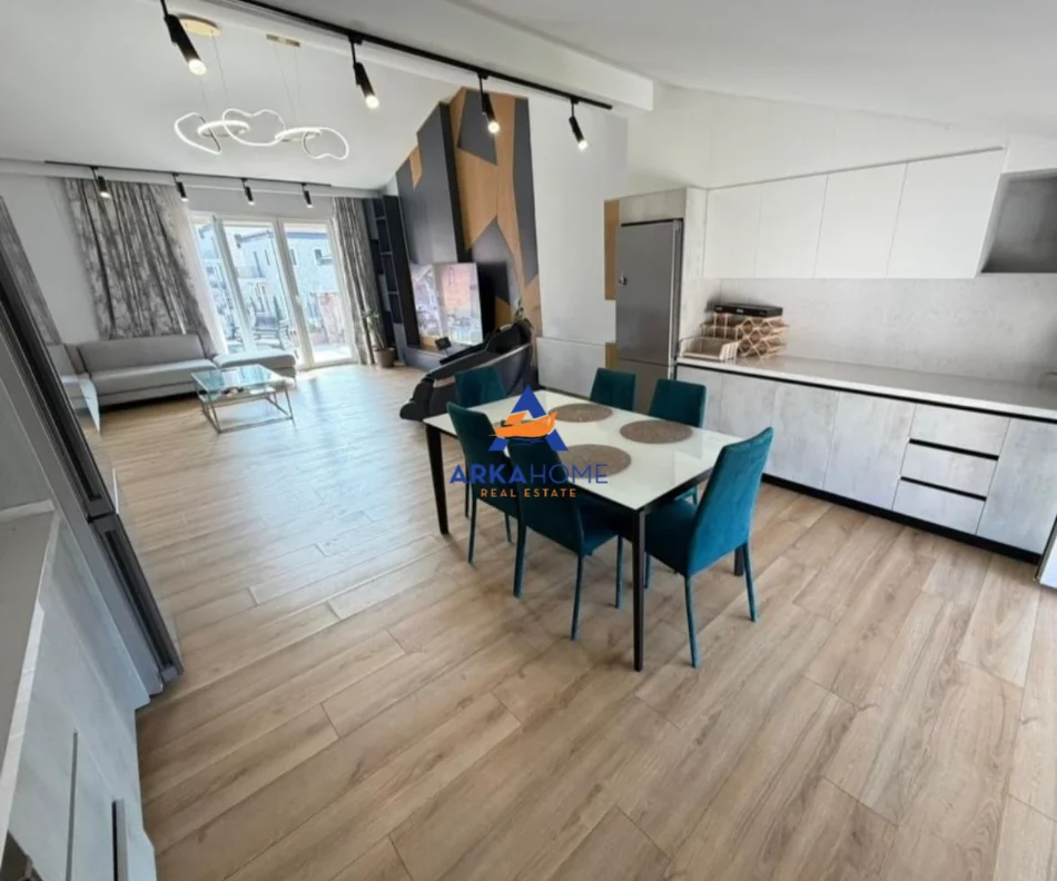 Tirane, jepet me qera Vile 2+1+Ballkon Kati 0, 200 m² 1.500 € 