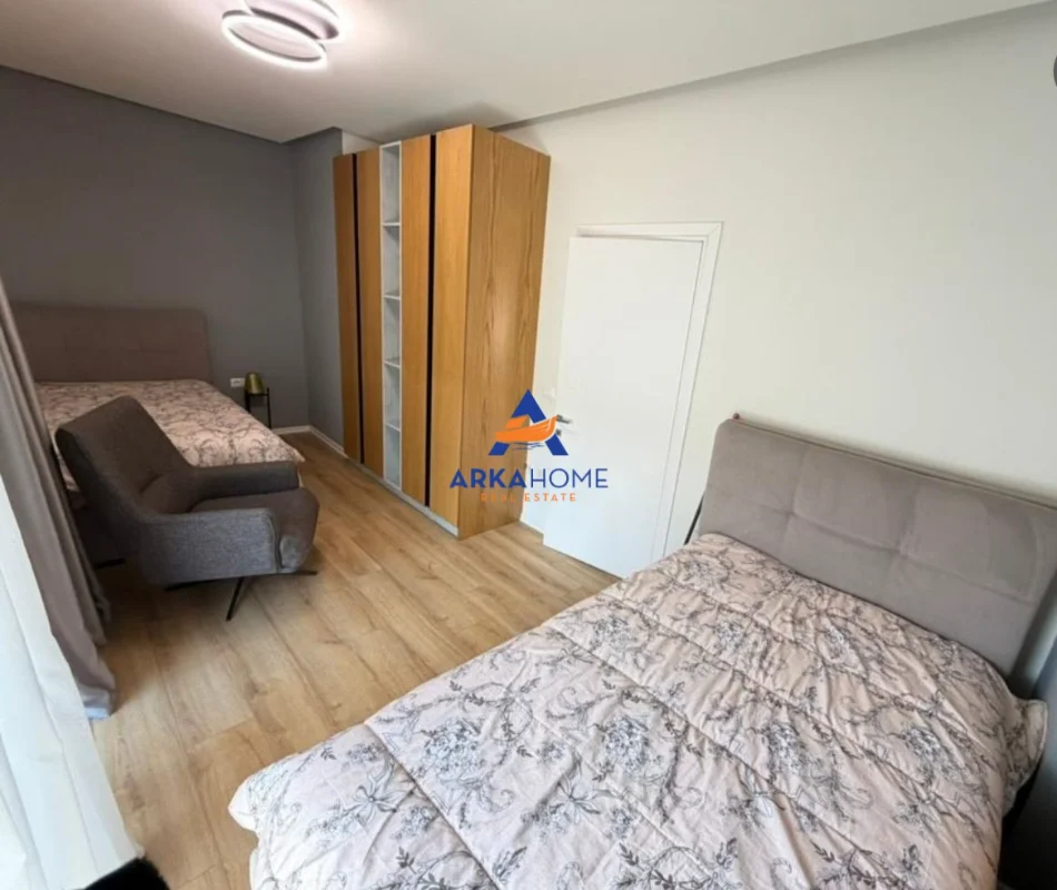 Tirane, jepet me qera Vile 2+1+Ballkon Kati 0, 200 m² 1.500 € 