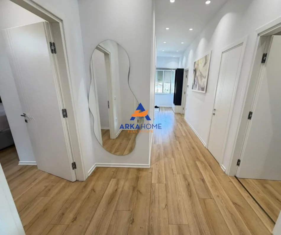 Tirane, jepet me qera Vile 2+1+Ballkon Kati 0, 200 m² 1.500 € 