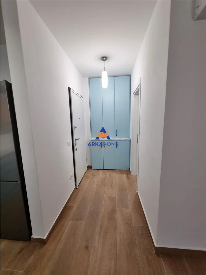 Tirane, jepet me qera apartament 2+1+Ballkon Kati 8, 100 m² 800 € 