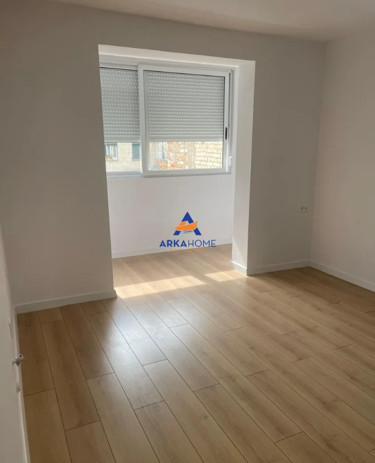 Tirane, shitet apartament 2+1+Ballkon Kati 3, 71 m² 175.000 € 