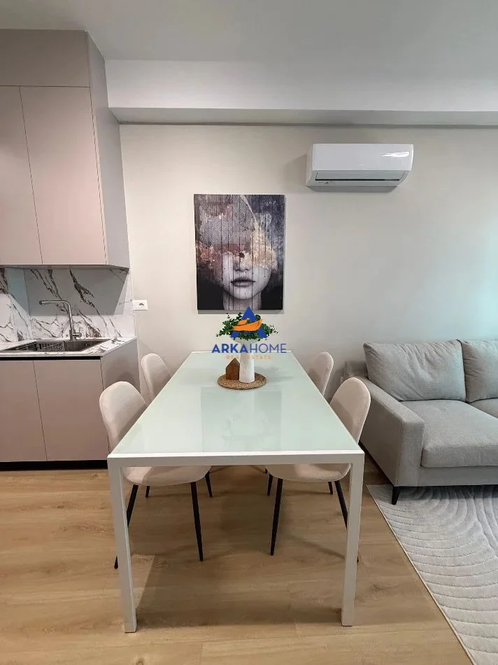 Tirane, jepet me qera apartament 1+1+Ballkon Kati 3, 60 m² 473 € 