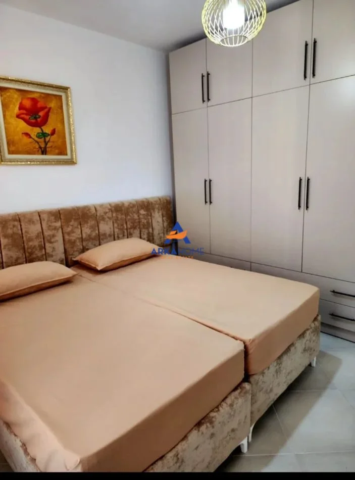 Tirane, jepet me qera apartament 1+1+Ballkon Kati 4, 45 m² 430 € 