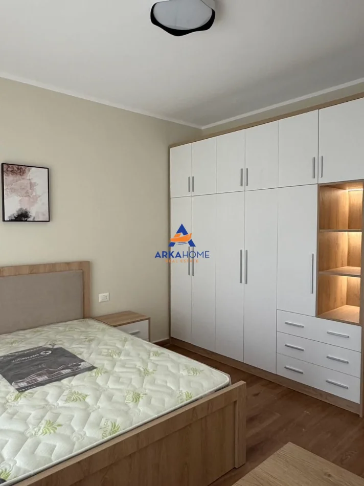 Tirane, jepet me qera apartament 1+1+Ballkon Kati 6, 75 m² 550 € 