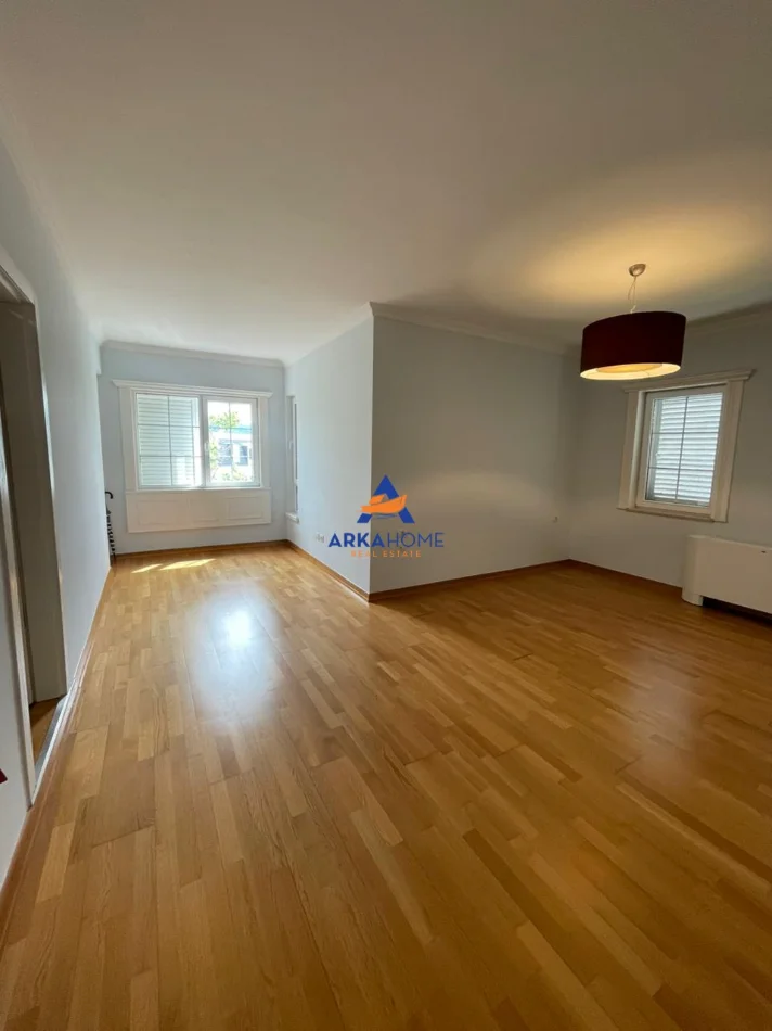 Tirane, jepet me qera Vile 3 Katshe Kati 3, 250 m² 3.995 € 