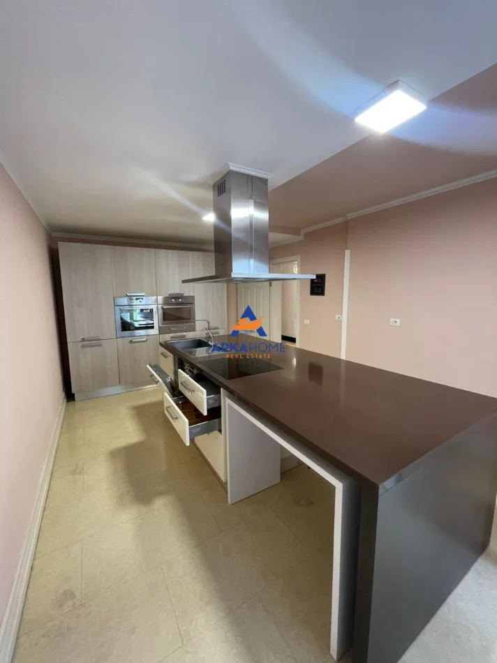 Tirane, jepet me qera Vile 3 Katshe Kati 3, 250 m² 3.995 € 