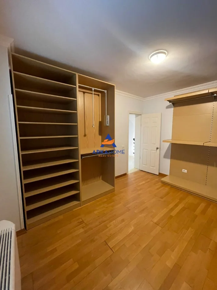 Tirane, jepet me qera Vile 3 Katshe Kati 3, 250 m² 3.995 € 