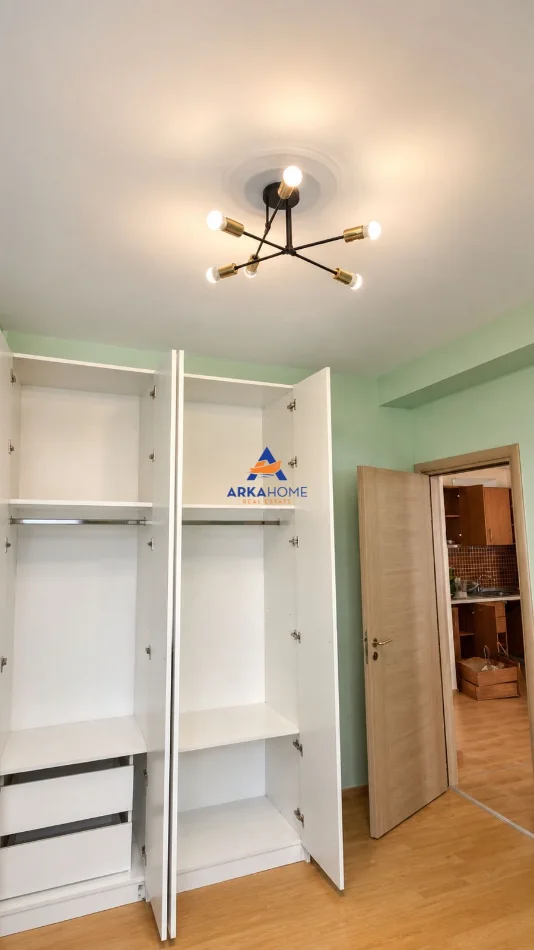 Tirane, jepet me qera apartament 1+1+Ballkon Kati 4, 66 m² 683 € 