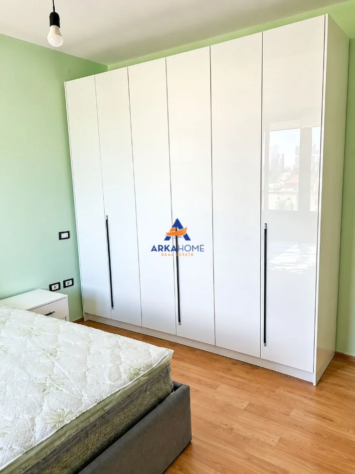 Tirane, jepet me qera apartament 1+1+Ballkon Kati 4, 66 m² 683 € 