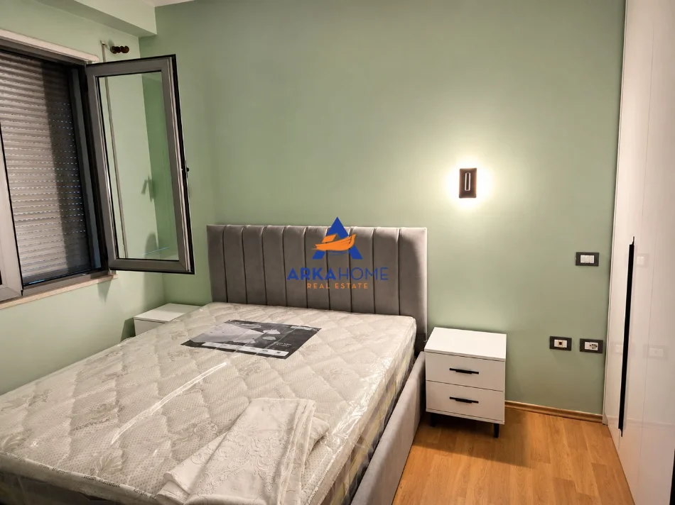 Tirane, jepet me qera apartament 1+1+Ballkon Kati 4, 66 m² 683 € 