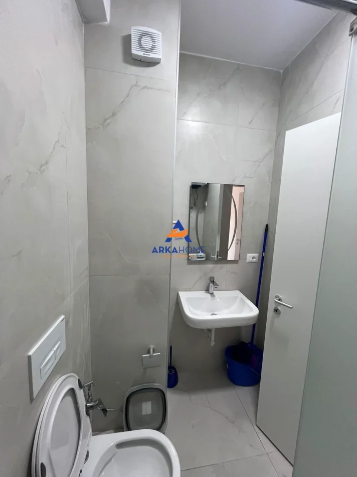 Tirane, shitet apartament 1+1+Ballkon Kati 8, 71 m² 103.500 € 