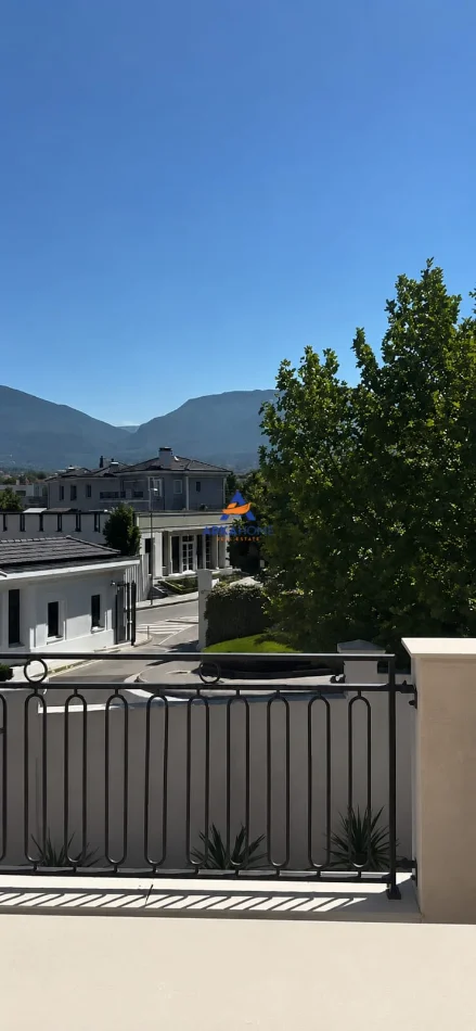 Tirane, shitet Vile Vile 2 Katshe , 400 m² 1.800.000 € 