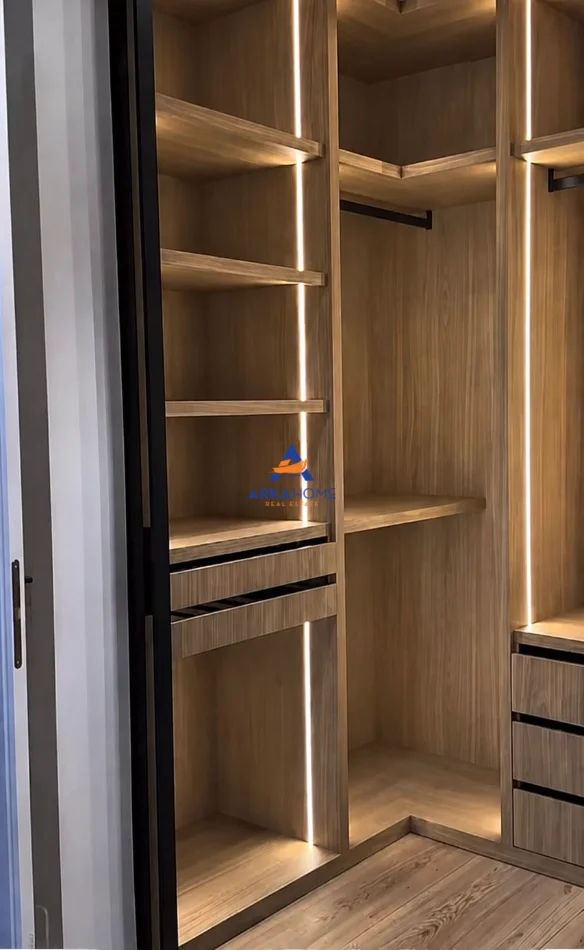 Tirane, shitet Vile Vile 2 Katshe , 400 m² 1.800.000 € 