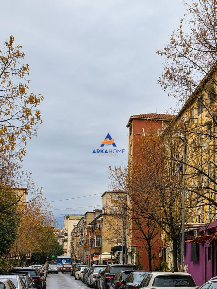 Tirane, jepet me qera apartament 1+1+Ballkon Kati 3, 63 m² 131.000 € 