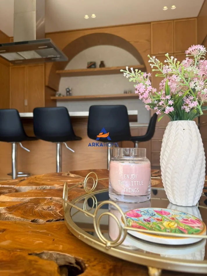 Tirane, shitet Vile Vile 1 Katshe Kati 1, 410 m² 590.000 €