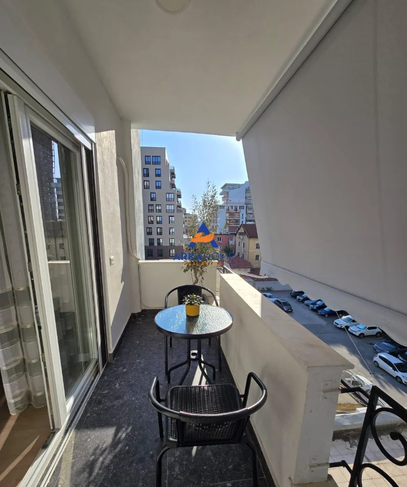 Tirane, jepet me qera apartament 1+1+Ballkon Kati 5, 90 m² 893 € (Astir Tiranë)