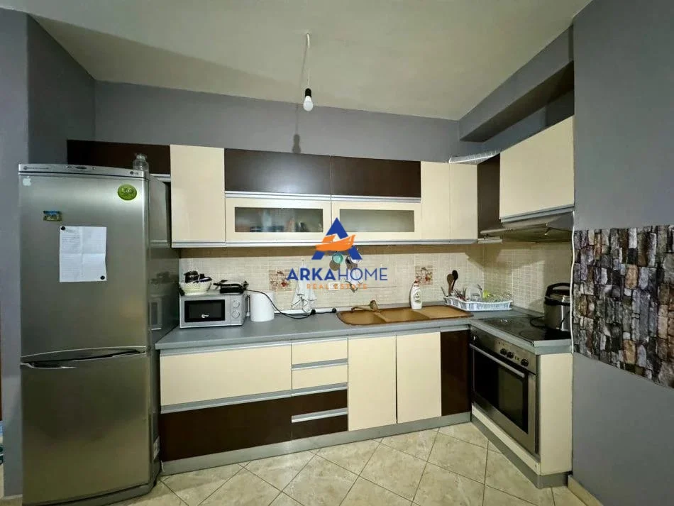 Tirane, shitet apartament 1+1+Ballkon Kati 3, 58 m² 98.000 € 
