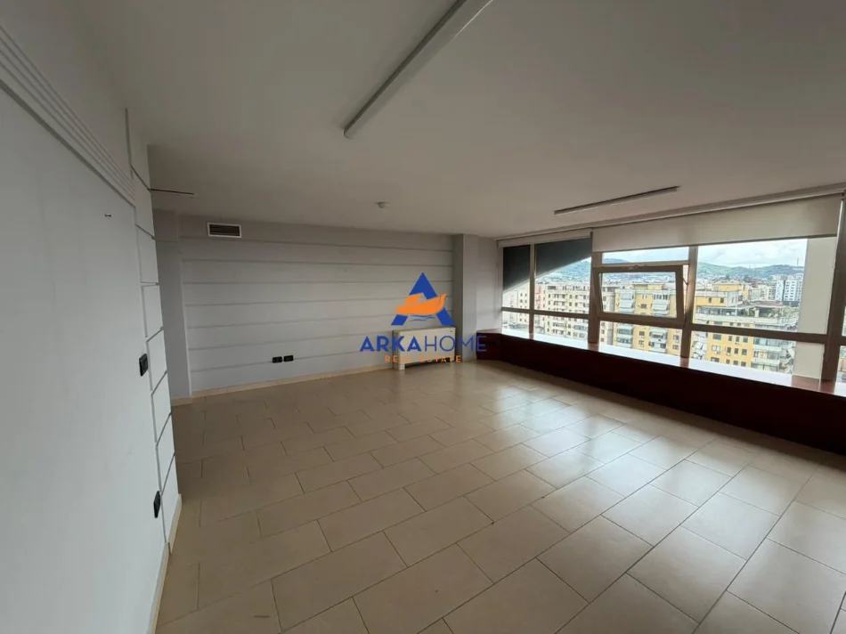 Tirane, jepet me qera zyre Kati 9, 450 m² 6.000 € 