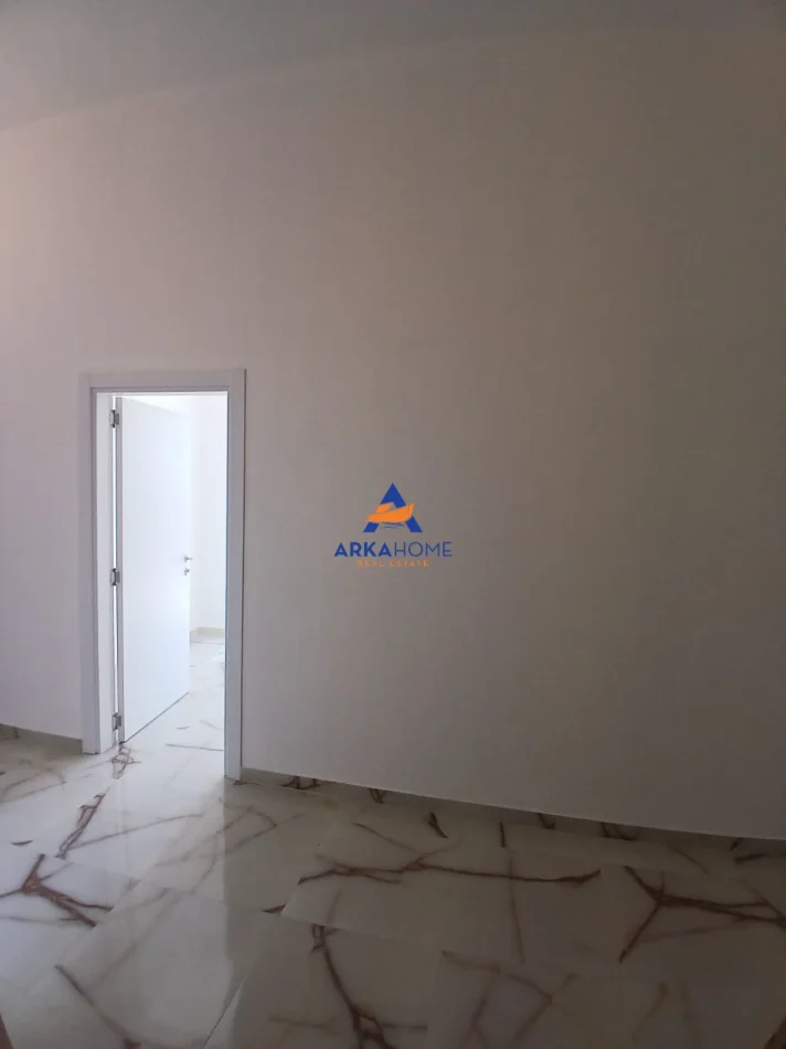 Tirane, jepet me qera apartament 2+1+Ballkon Kati 13, 106 m² 1.300 € 