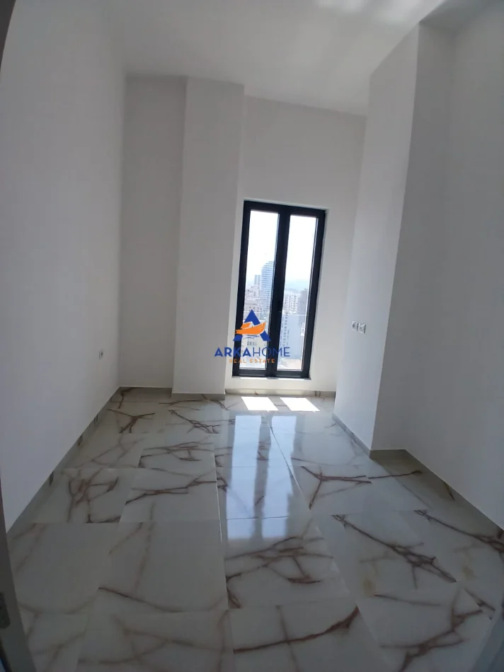 Tirane, jepet me qera apartament 2+1+Ballkon Kati 13, 106 m² 1.300 € 