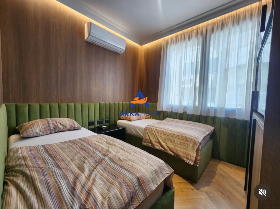 Tirane, jepet me qera apartament 2+1+Ballkon Kati 10, 84 m² 1.261 € 