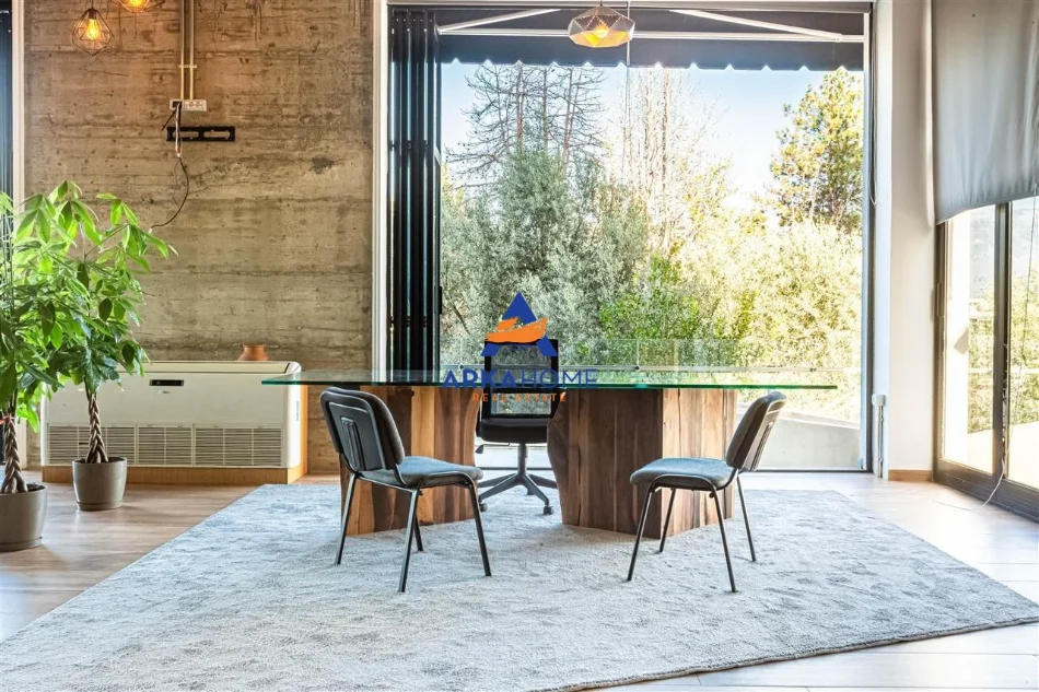 Tirane, jepet me qera zyre Kati 1, 220 m² 600 € 