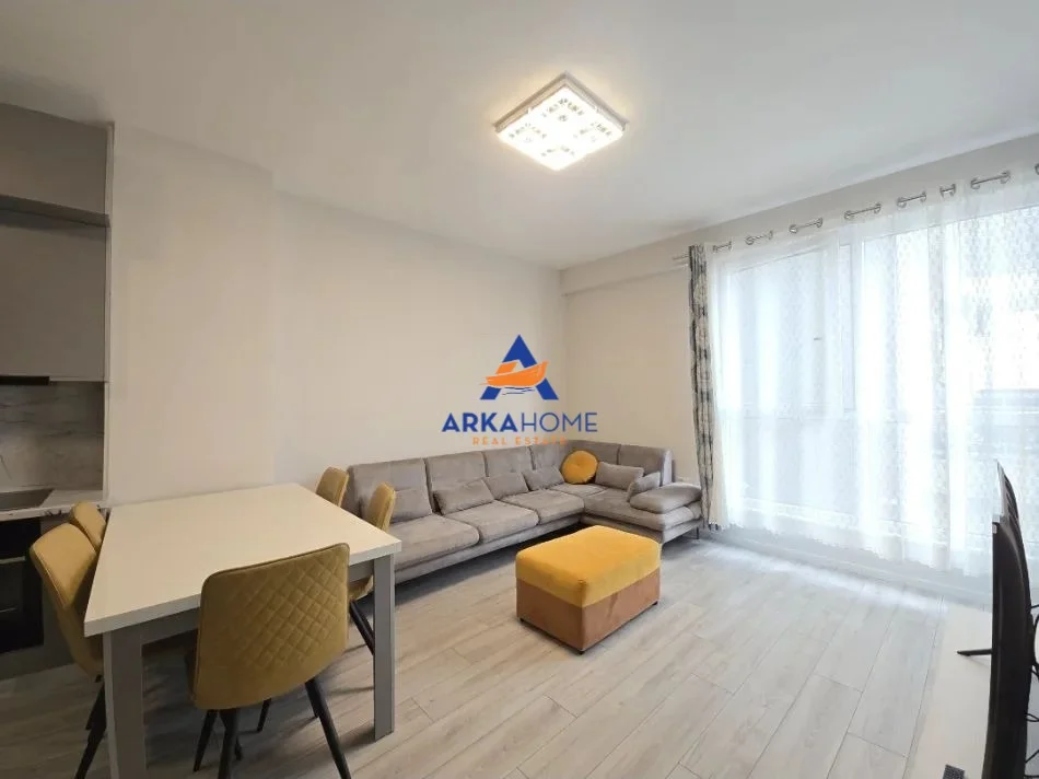 Tirane, jepet me qera apartament 1+1+Ballkon Kati 5, 70 m² 730 € 