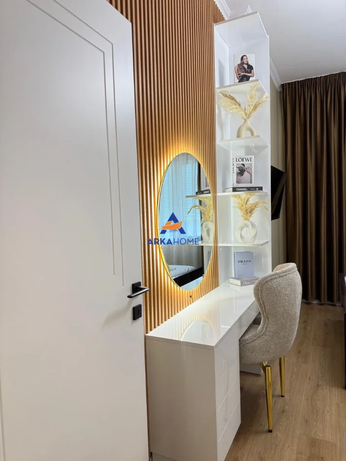 Tirane, jepet me qera apartament 1+1+Ballkon Kati 5, 60 m² 800 € 