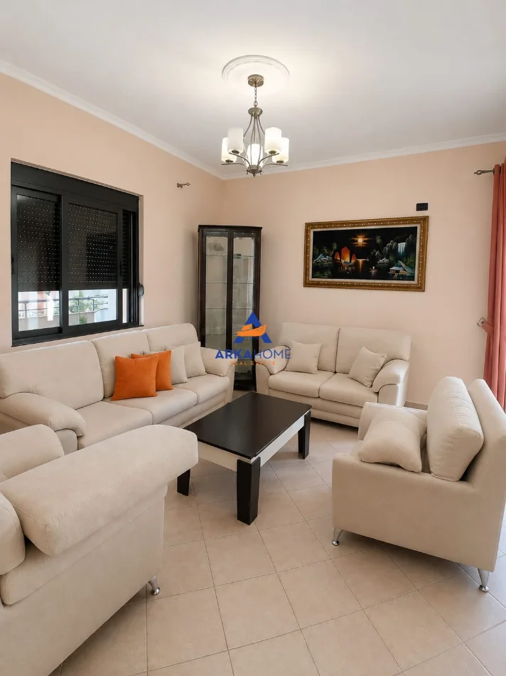 Tirane, jepet me qera apartament 1+1+Ballkon Kati 2, 170 m² 578 € 
