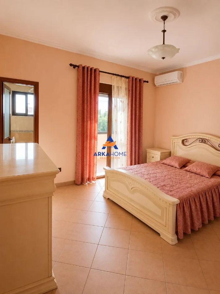 Tirane, jepet me qera apartament 1+1+Ballkon Kati 2, 170 m² 578 € 